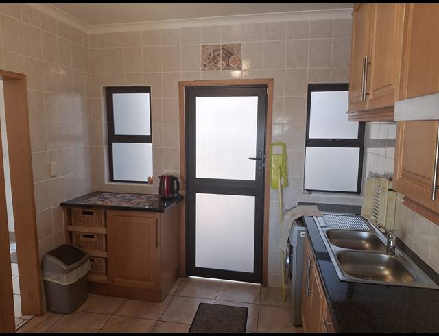 3 BEDROOM DUPLEX FOR SALE IN UVONGO BEACH